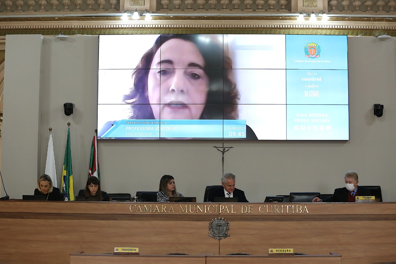 Professora Josete sugere que profissionais contratados pelo PSS não possam ser dispensados enquanto estiver em vigência